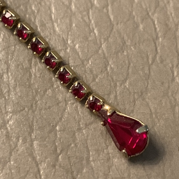 DANGLING VICTORIAN RUBY GARNET RED CRYSTALS RHINESTONES EARRINGS - Picture 12 of 12